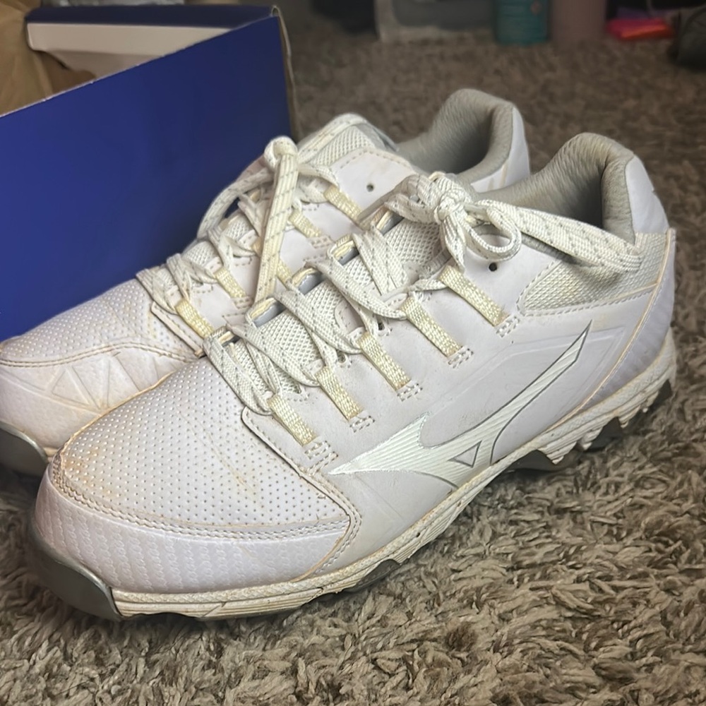 Mizuno Women’s Softball Cleats ( 9- Spike Swift 6)